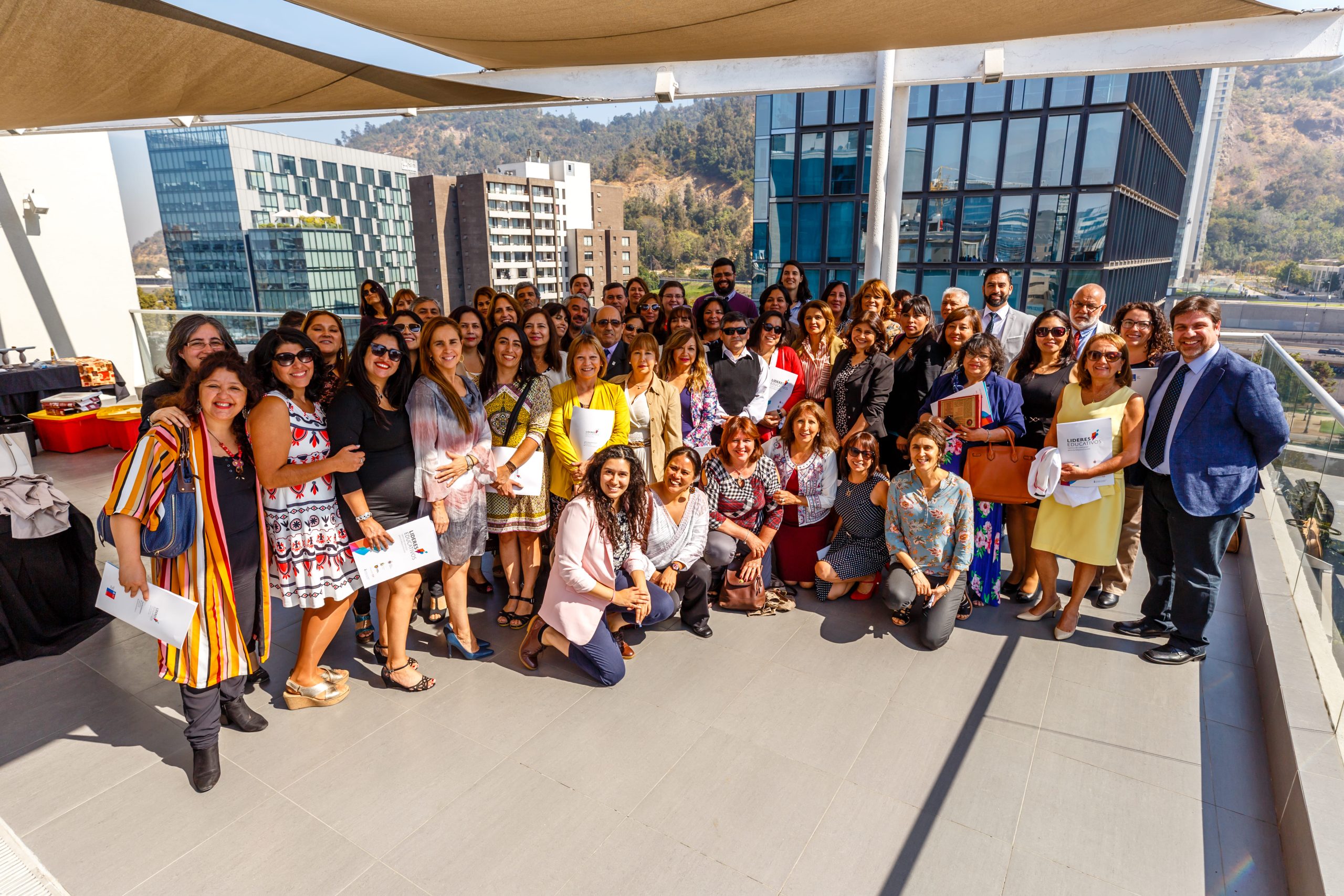 Más de 300 sostenedores, directores, jefes de UTP y docentes son certificados por Líderes Educativos